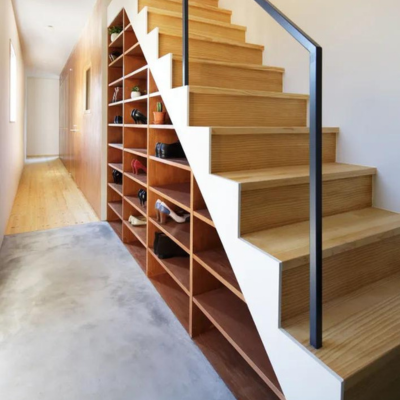 Rangement sous escalier